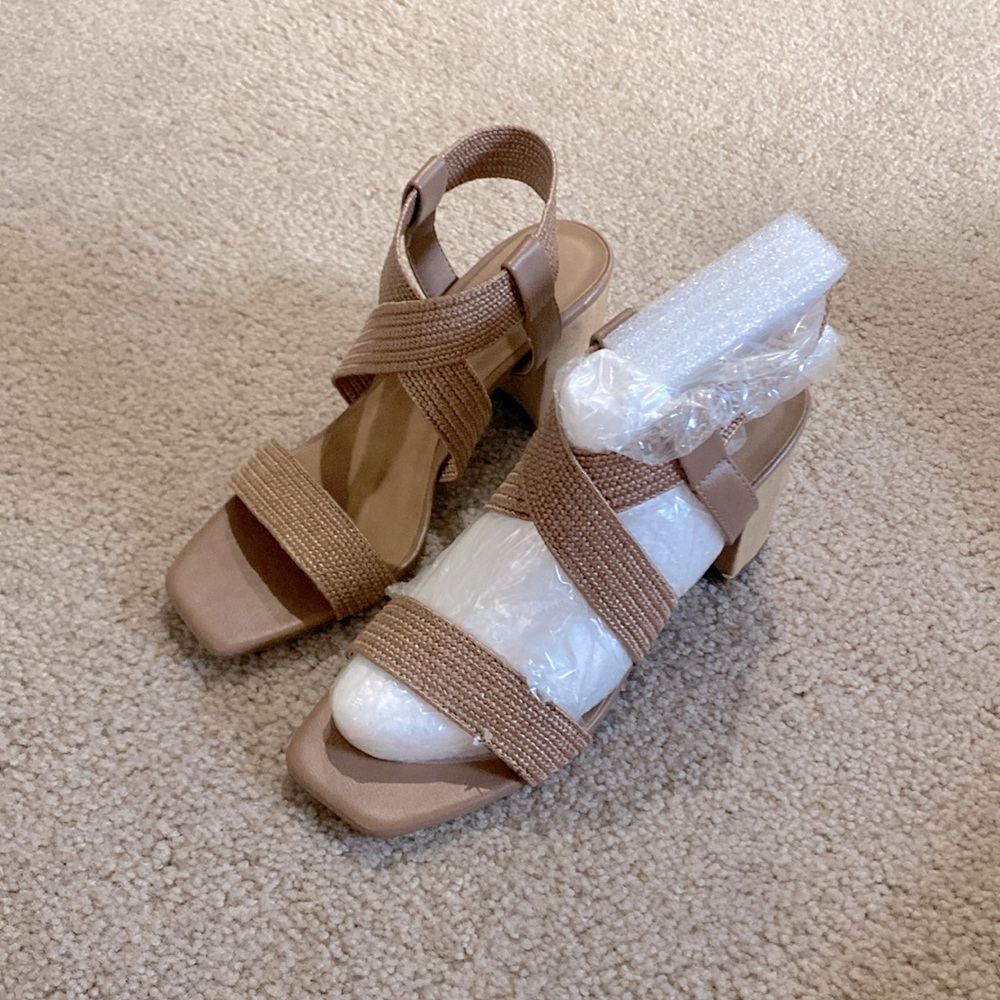 Bamboo Size 8 chunky 3” woven sandal